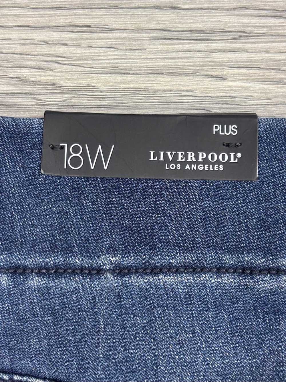 Liverpool Zora Stretch Pull On Denim Skirt - Size 18W NWT - Picture 4 of 7